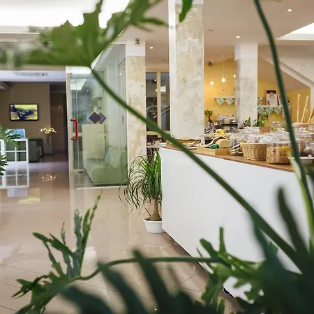 Montecarlo Hotel 3*