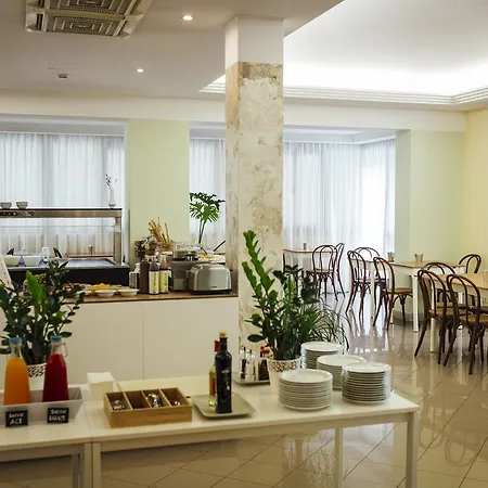 Montecarlo מלון