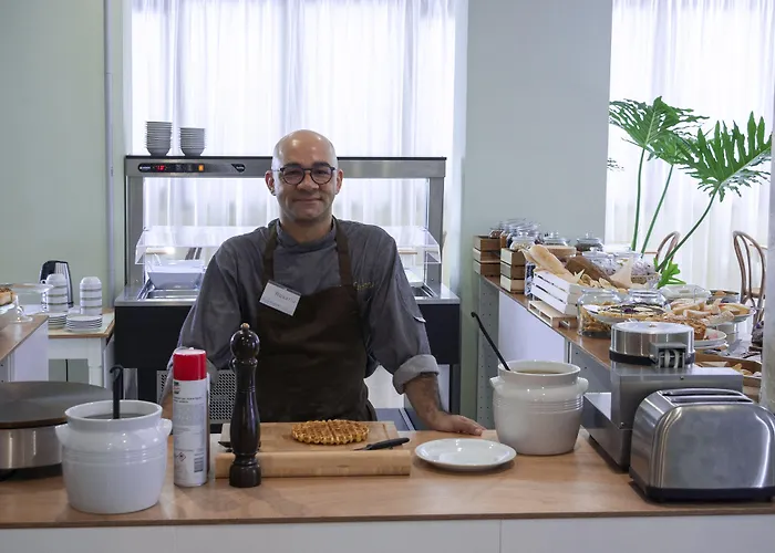 Montecarlo ホテル 3*